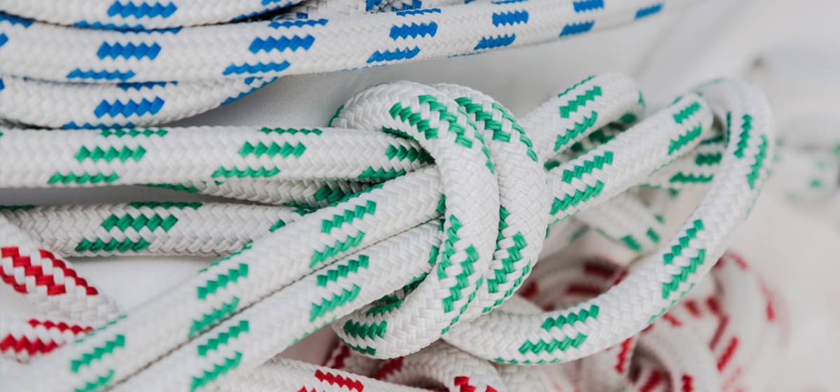 Essential sailing knots