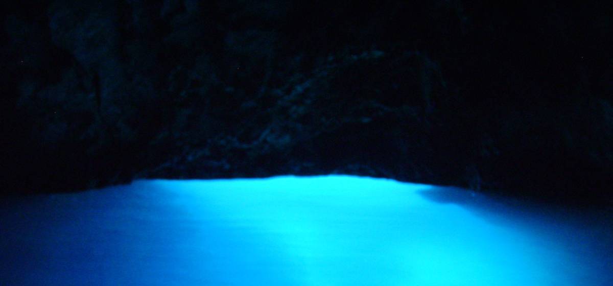 blue_cave_bisevo_2_web_sug_it_1w_hidden_gem_poi-1