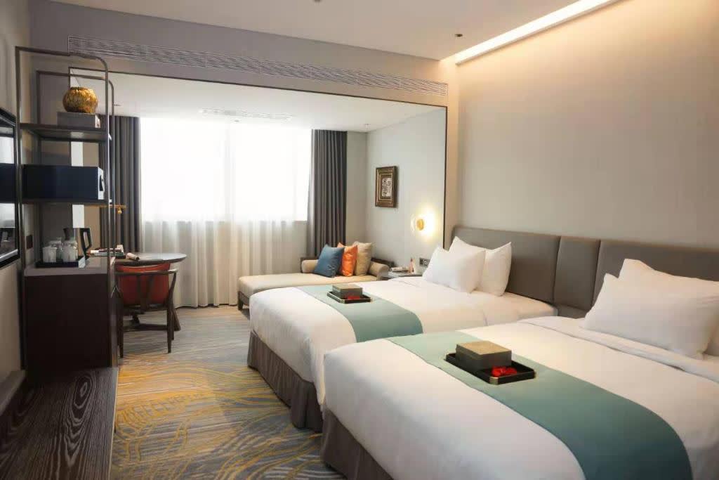 Dong Fang Hotel