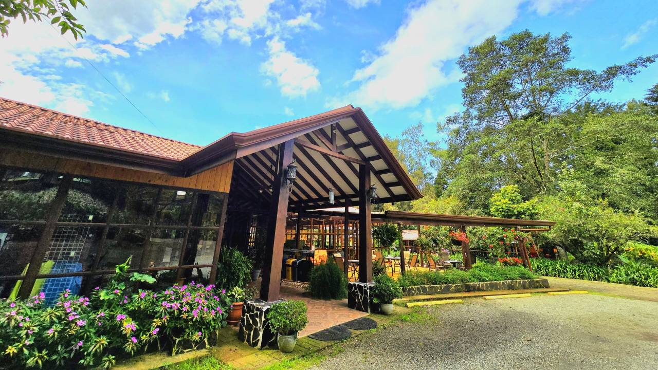 Discover Costa Rica – with Dominical