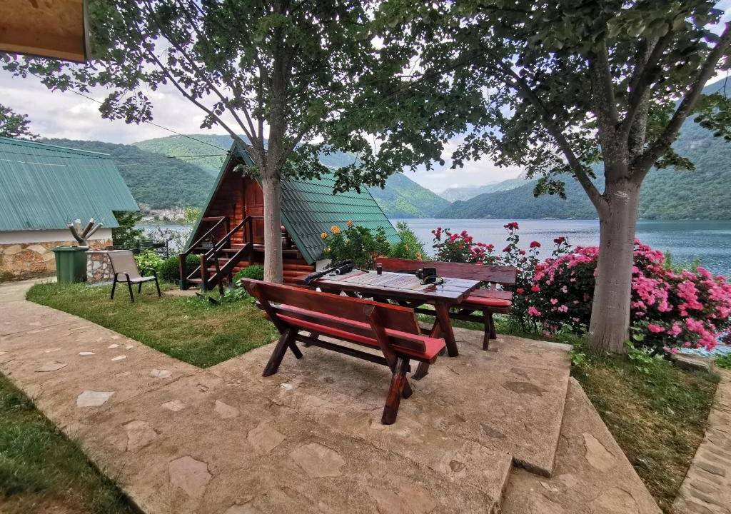Cycle the Balkans