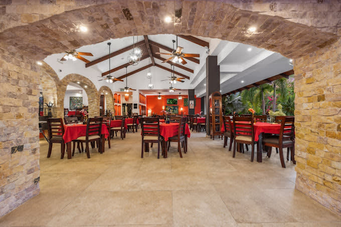 Leyenda Hotel