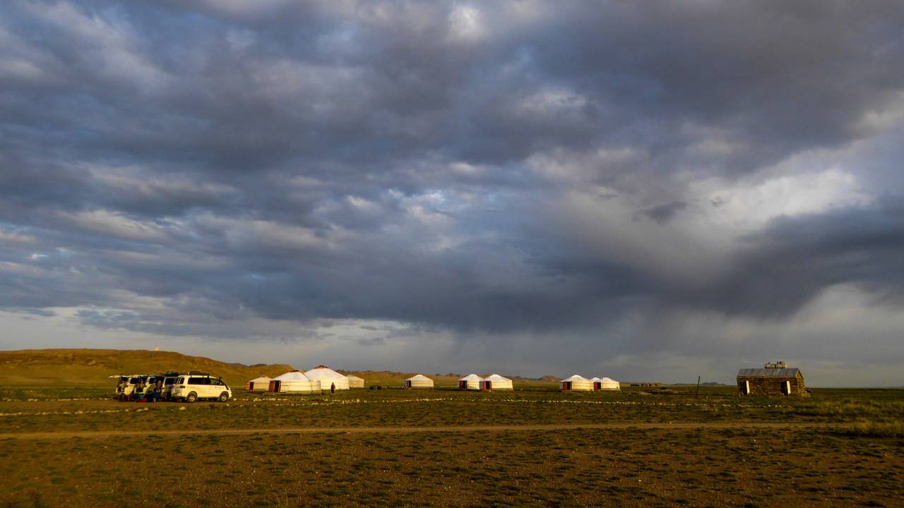 Mongolia: Steppes, Deserts & Nomads – Eagle Festival