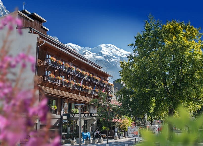 Walking Tour du Mont Blanc – Premium