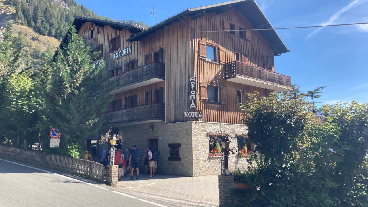 Tour du Mont Blanc Hotel Trek