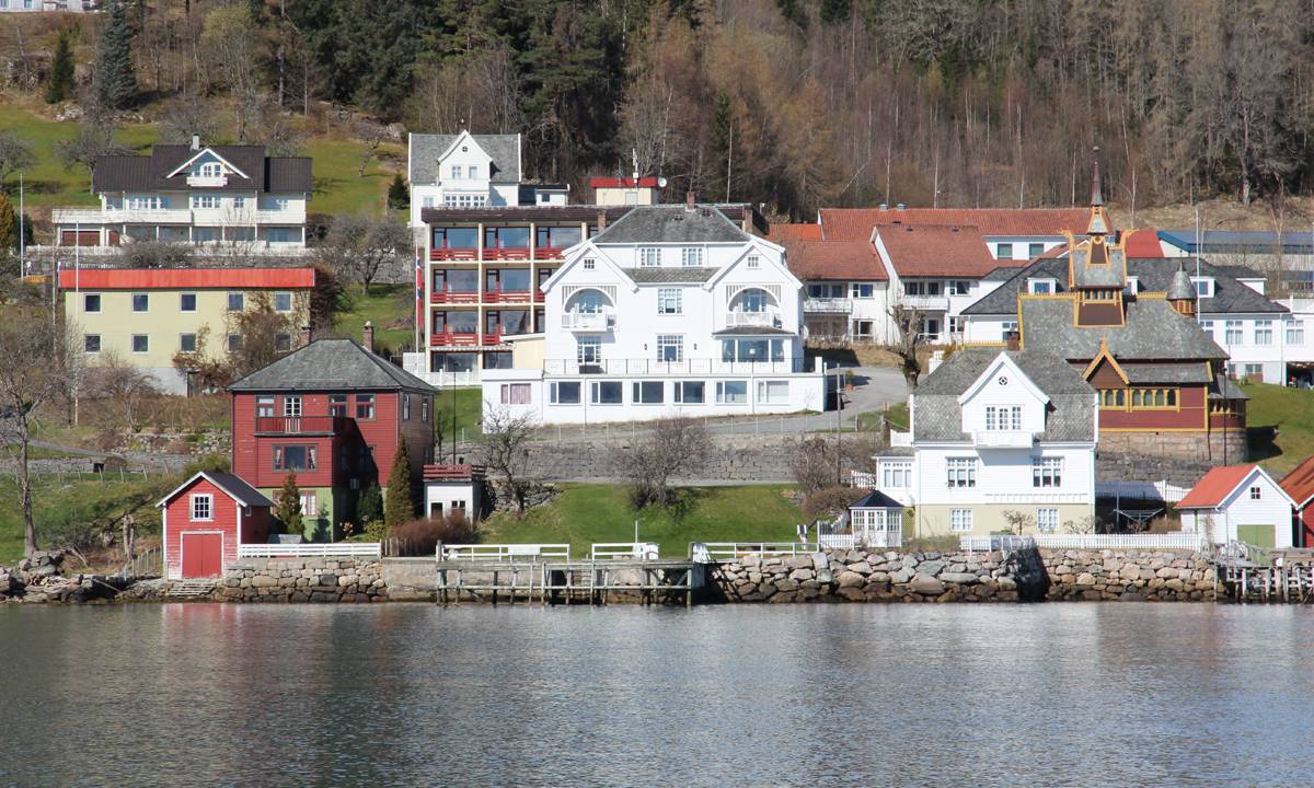 Walking in Balestrand