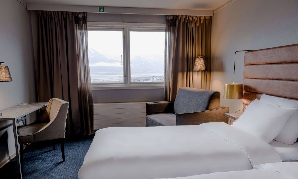 Svalbard Arctic Adventure – Sunny Winter