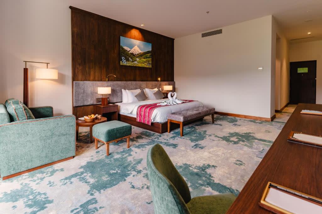 Signature Nepal & Bhutan | Peaks & Prayer Flags