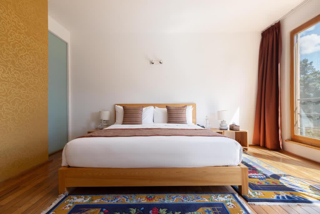 Signature Nepal & Bhutan | Peaks & Prayer Flags