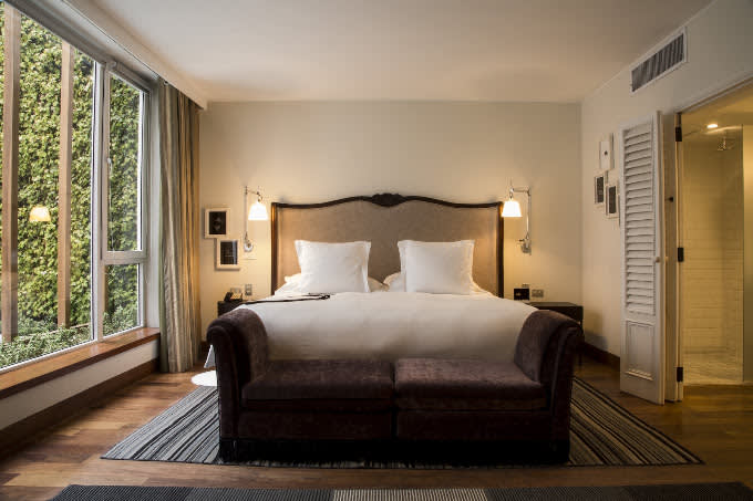 Hotel B