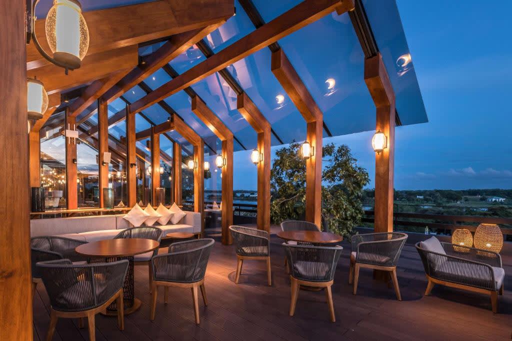 DoubleTree by Hilton Weerawila