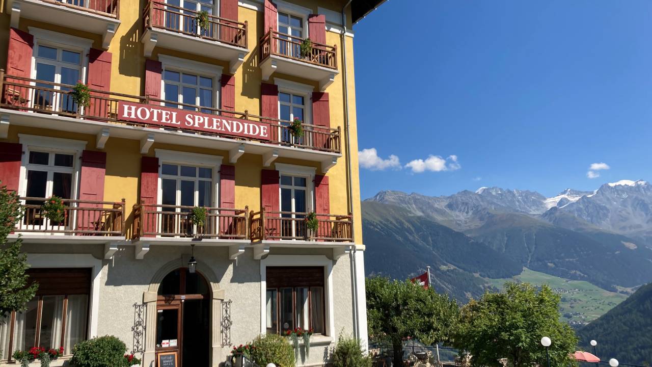 Tour du Mont Blanc Hotel Trek