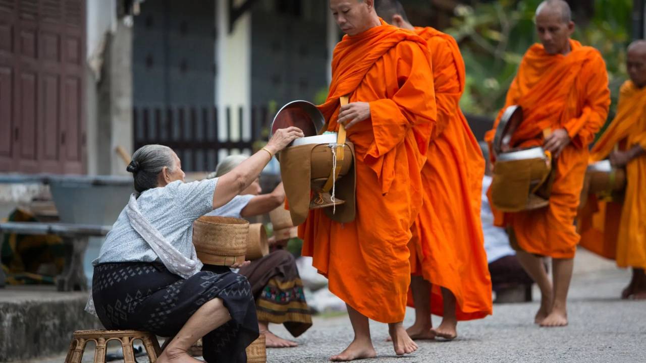 Discover Laos in Comfort