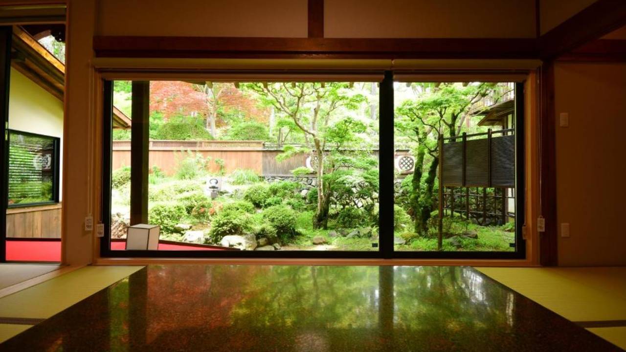 Signature Japan | Through Temples & Time