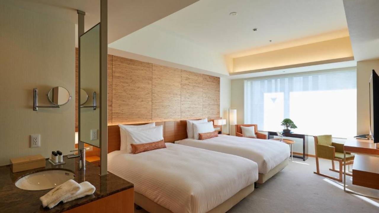 Signature Japan | Through Temples & Time