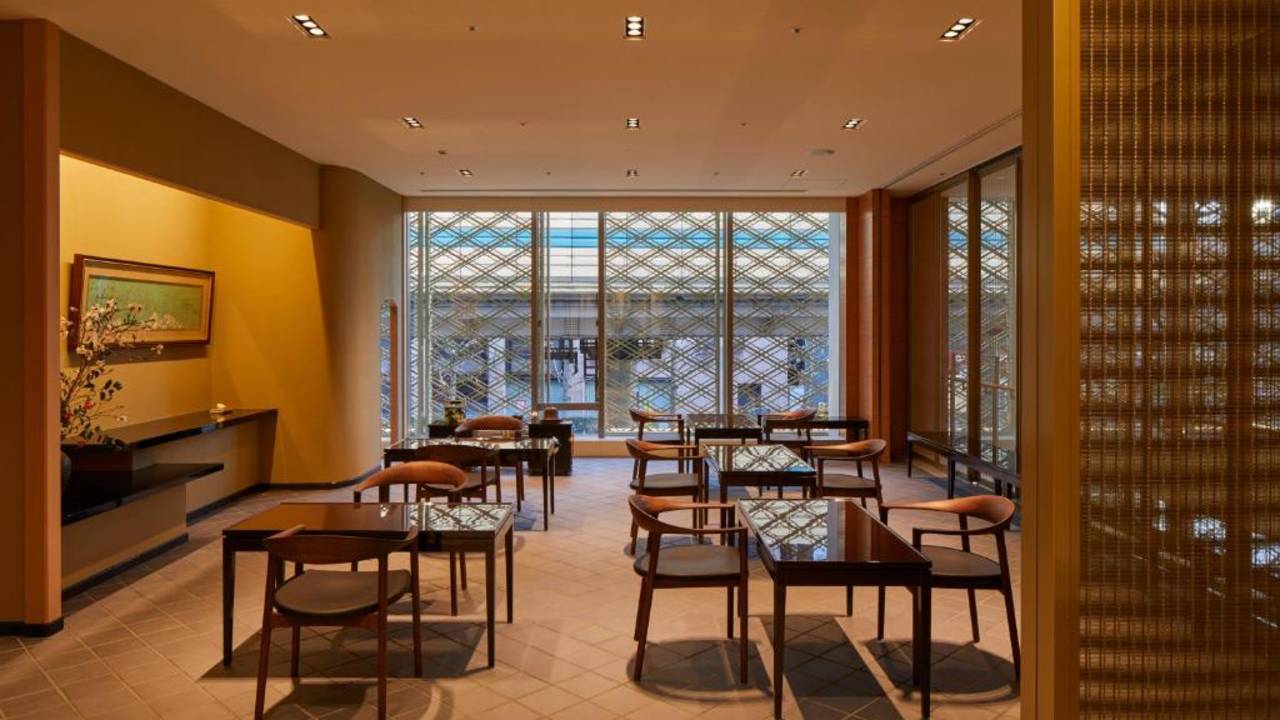 Signature Japan | Through Temples & Time