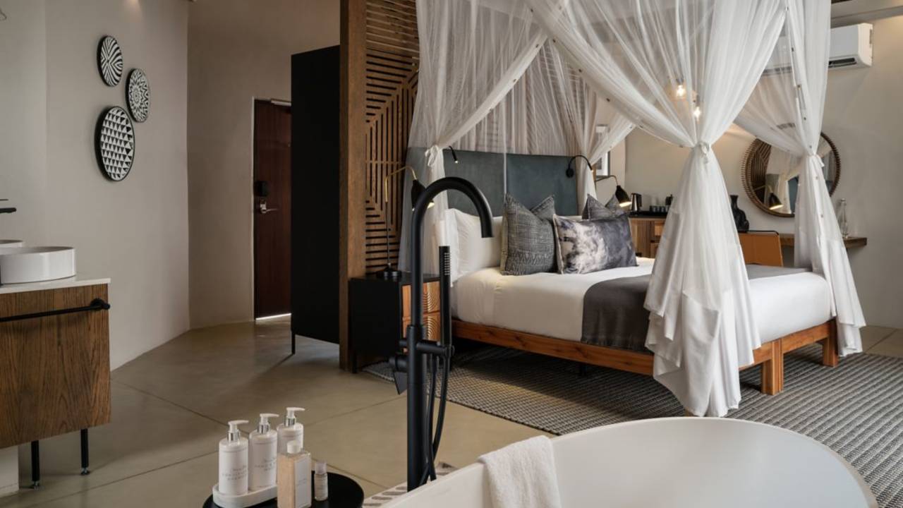 Signature South Africa | Across the Wild Plains