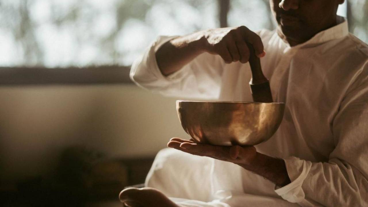 Signature Nepal & Bhutan | Peaks & Prayer Flags