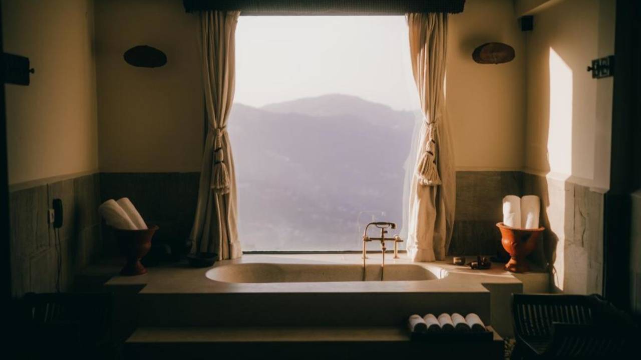 Signature Nepal & Bhutan | Peaks & Prayer Flags