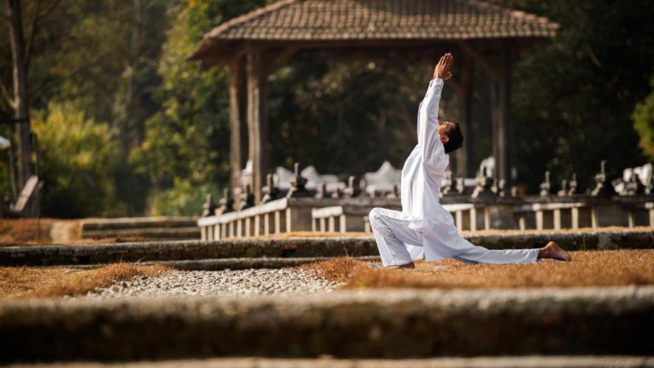 Signature Nepal & Bhutan | Peaks & Prayer Flags