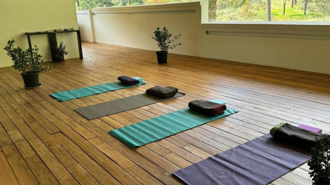 Signature Nepal & Bhutan | Peaks & Prayer Flags