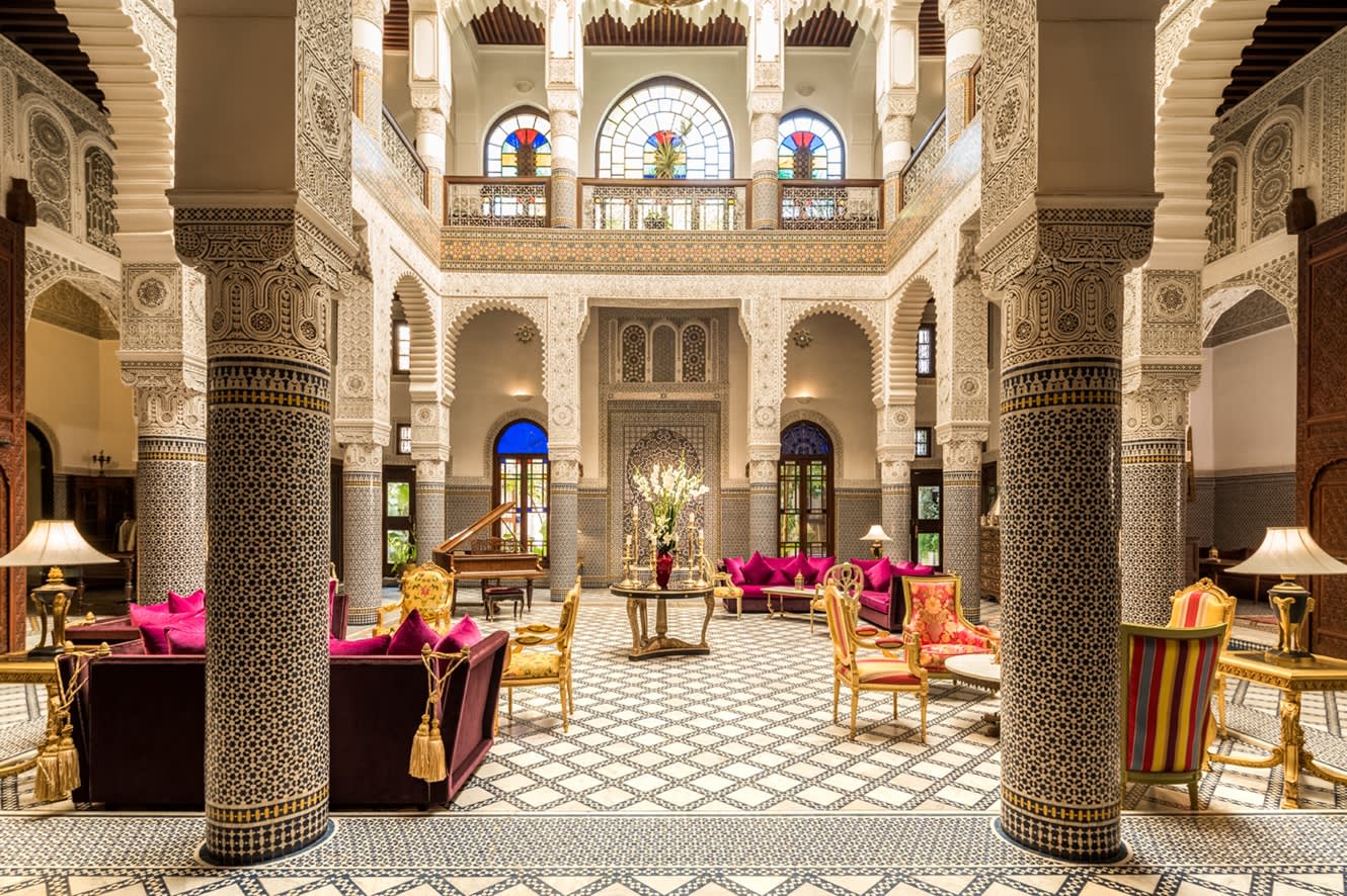 Blick in die opulente Lobby des Riad Fes, Marokko