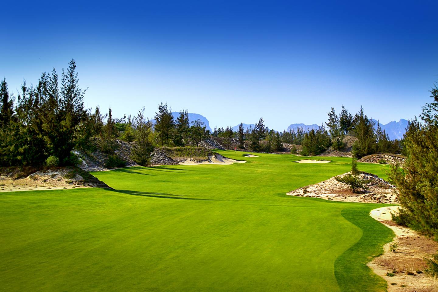 long green fairway