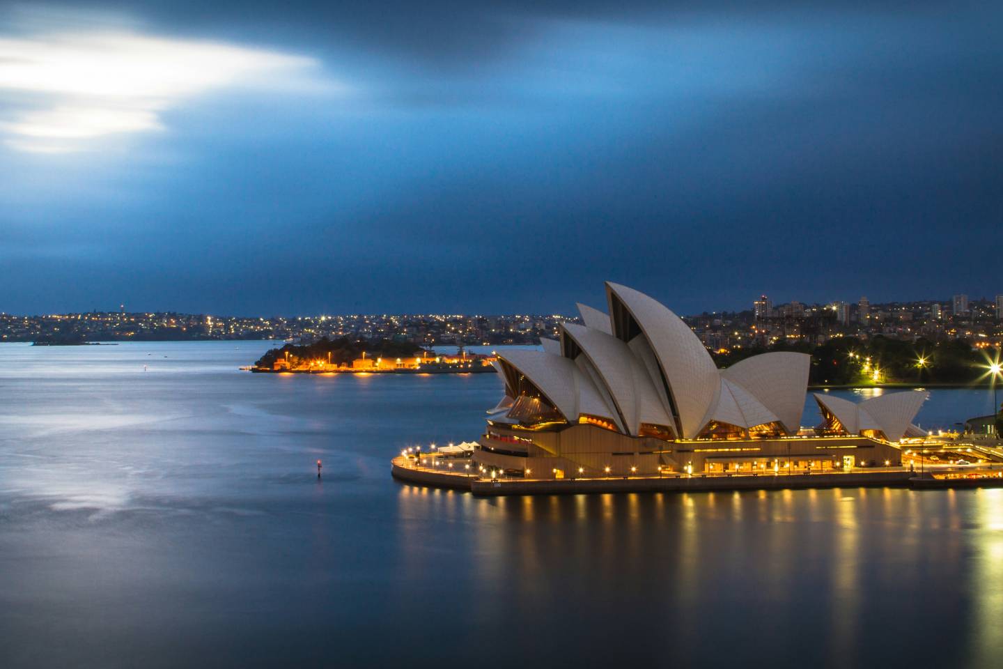 Southern Eclipse: New Zealand and Australia by Private Air