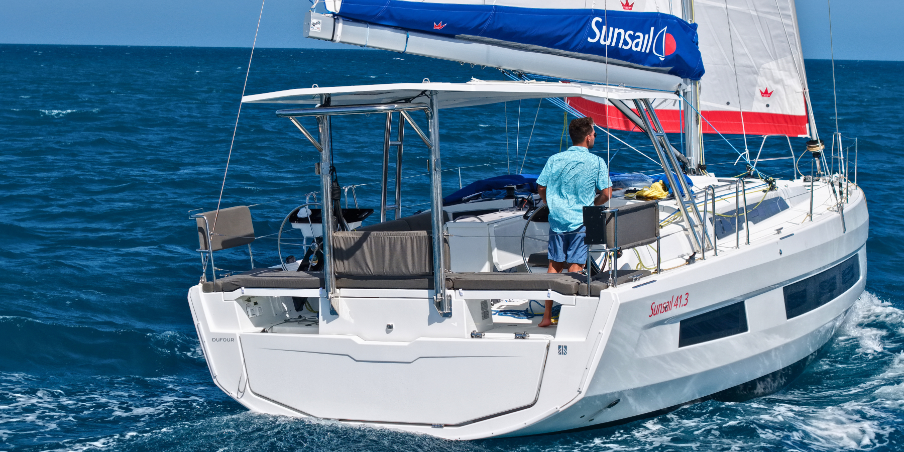 Monohull vs Catamaran