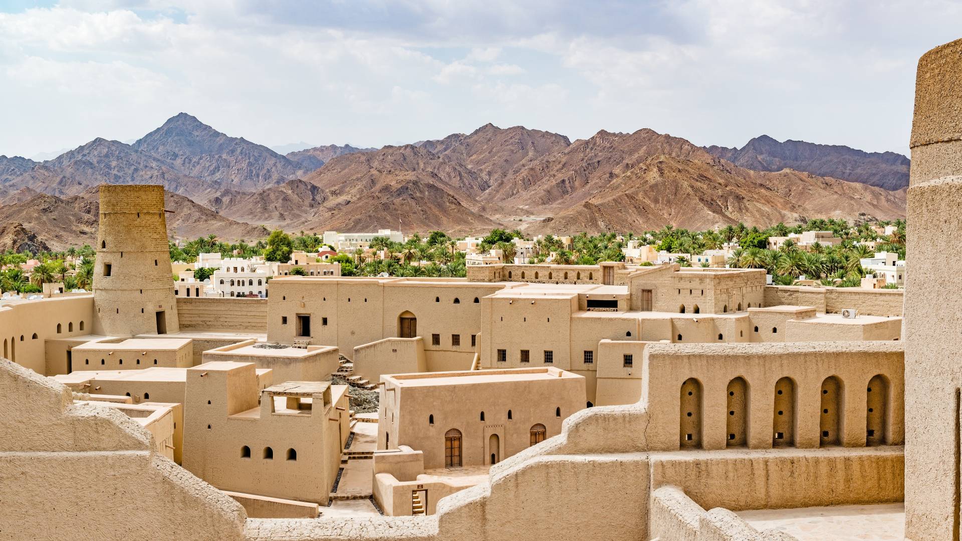 Oman Roadtrip: Berge, Festungen und Wüstenzauber