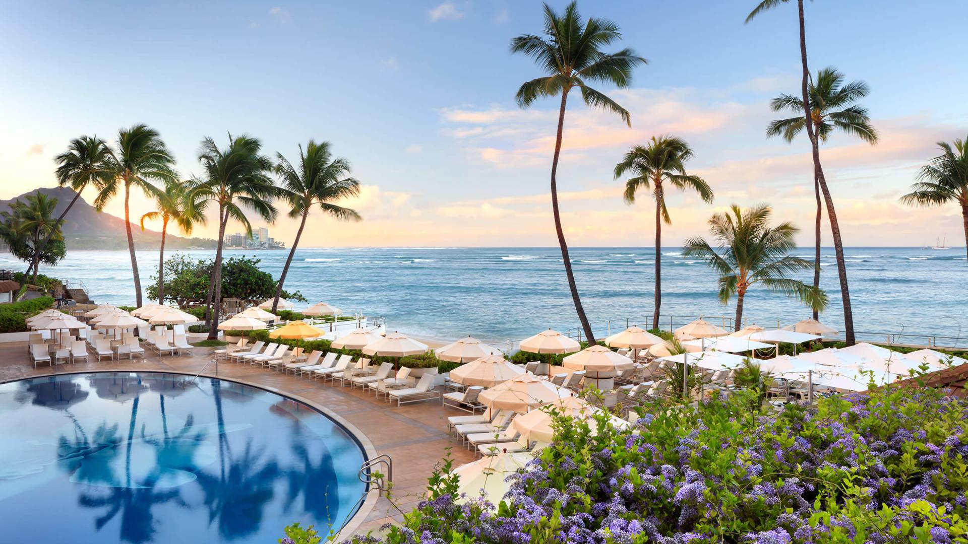 Oahu & Lanai: Beaches, Nature & History