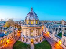 Evening-skyline-panorama-of-Oxford-city-in-England