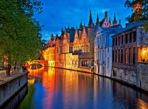 bruges_canal_by_night