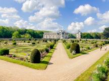 Loire Valley: Walks, Wine & Chateaux