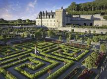 Loire Valley: Walks, Wine & Chateaux