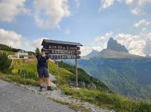 Classic Dolomites Hikes – Premium Adventure
