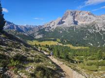 Classic Dolomites Hikes – Premium Adventure