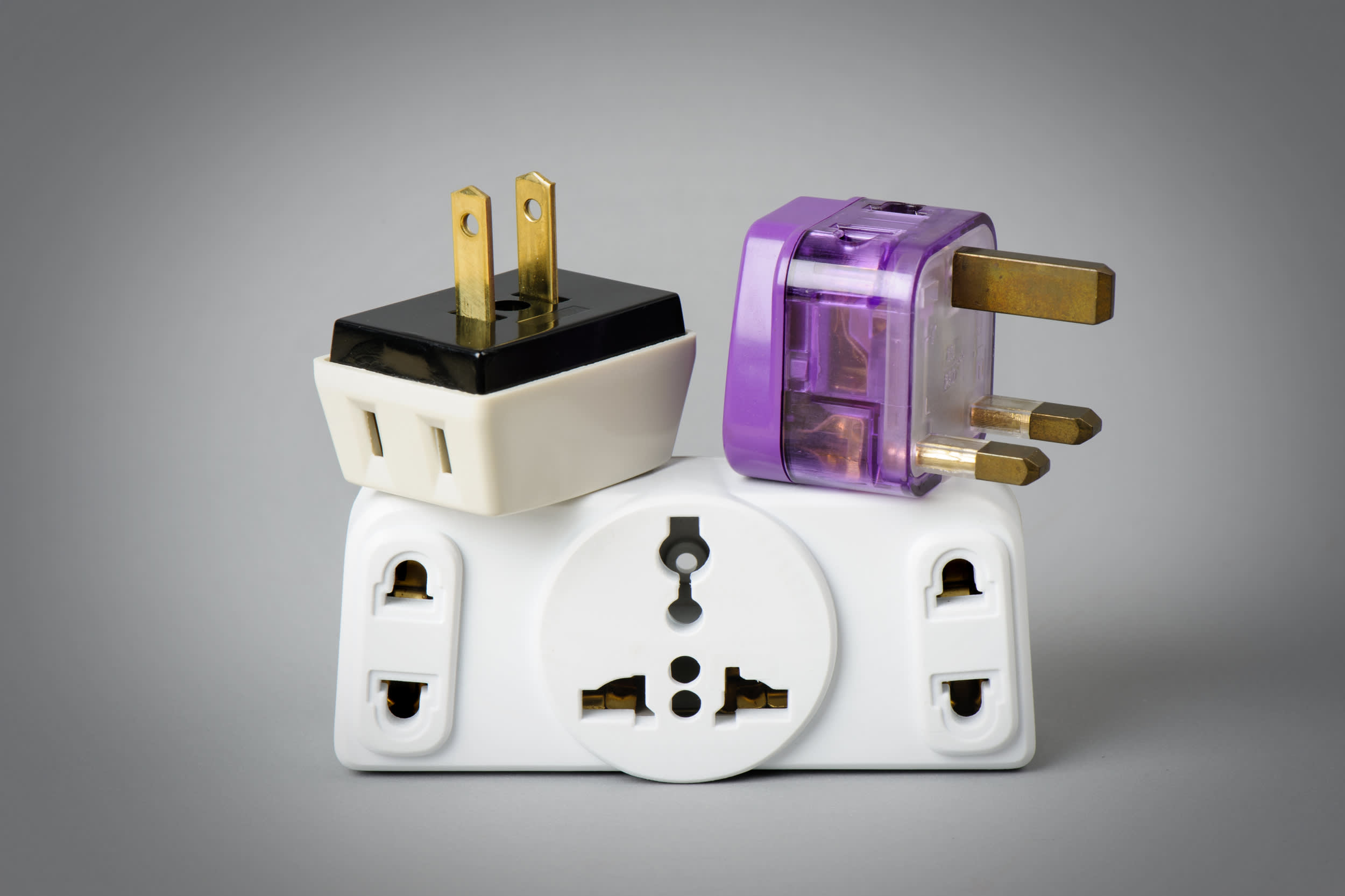 International travel plug adapter guide: which plug to use on a trip?