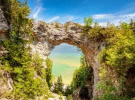 Mackinac-Island-Vacation-YMT