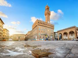 Florence-Italy-Piazza-della-Signoria-square-Palazzo-Vecchio