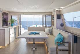Moorings 433PC salon