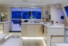 Moorings 514 PC salon
