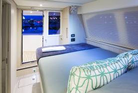 Moorings 5800 cabin