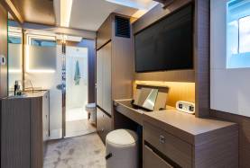 Amarres 5200 – Catamarán de 5 camarotes