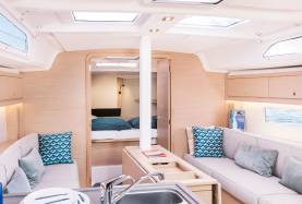 Sunsail 37.3 Layout