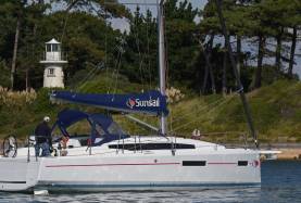 Sunsail 38.0 Sailing