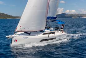 Sunsail 37.3 - Sailing