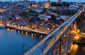 A view of the river at night, Porto