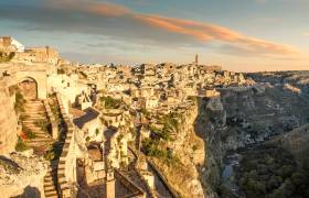 7 Adventurous Ways to Discover the New Seven Wonders of the World 