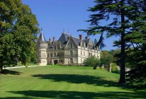 Loire Valley: Walks, Wine & Chateaux